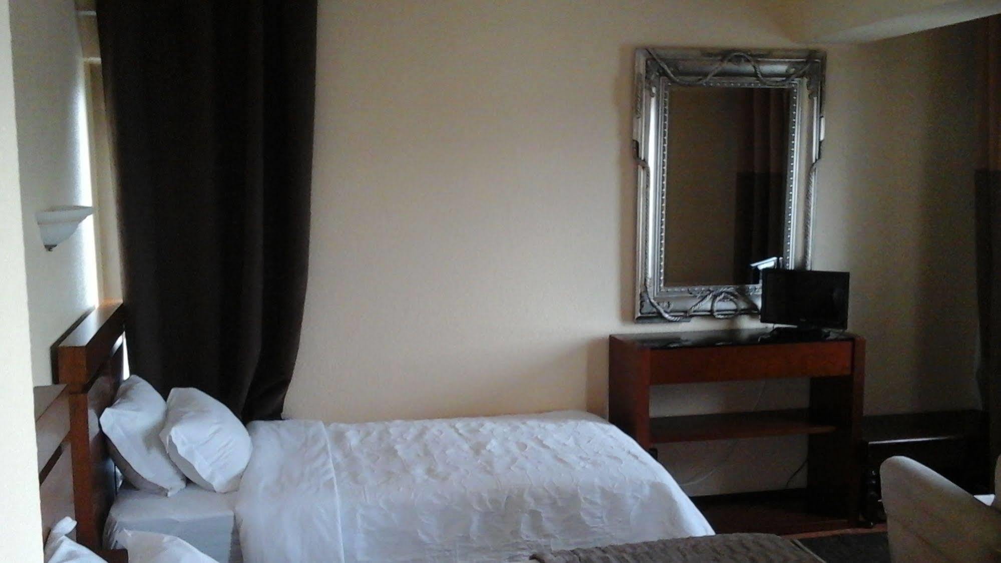 Wot Sintra Ocean Hotel Azenhas do Mar Exterior photo